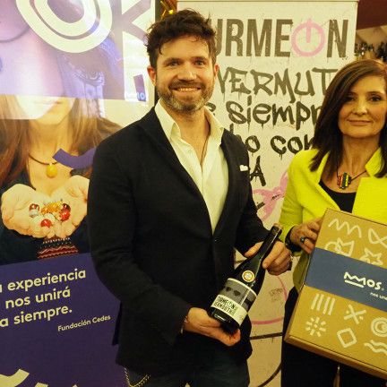 El manager de Bodegas Jaime y creador de Turmeon, Martín Jaime, y la directora de la Fundación CEDES, Teresa Muntadas, durante la presentación