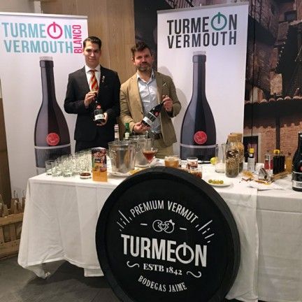 El vermut Turmeon organiza su primera ruta Vermutea con Turmeon en Zaragoza