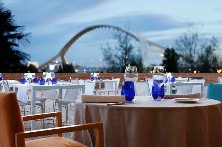 terraza restaurante celebris presentación menú de verano